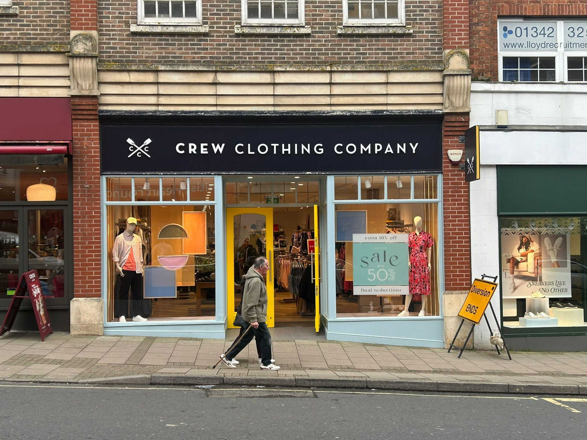 Evolve Estates adds British lifestyle brand, Crew Clothing to Queens Walk, East Grinstead.